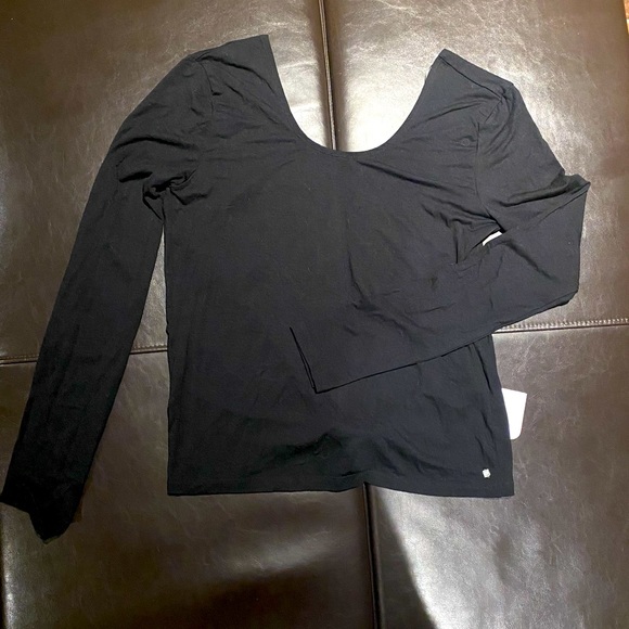 Fabletics Long-Sleeve Tee (Open Back) - Picture 3 of 7